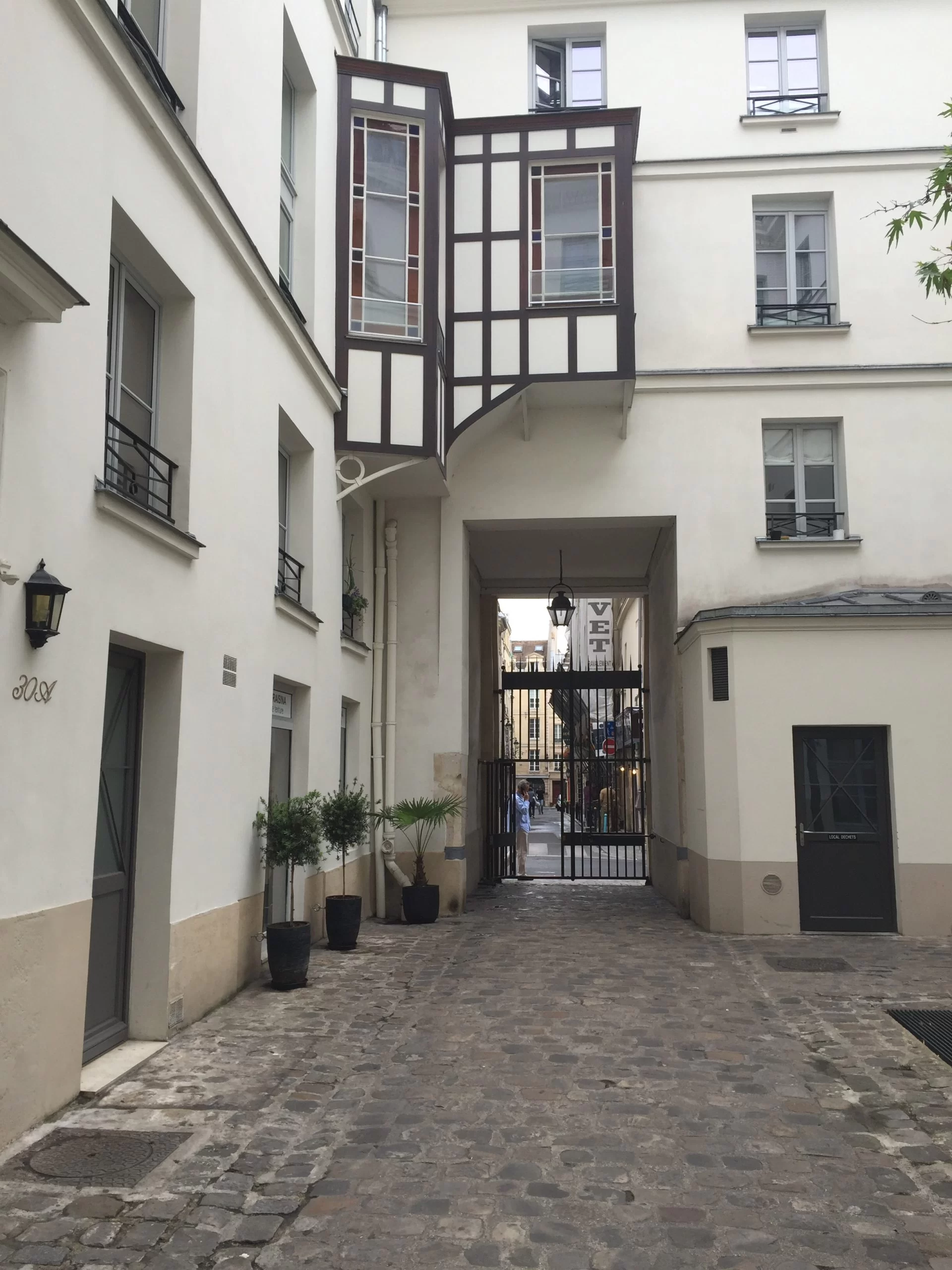 Saint Germain des Prés - Image 5