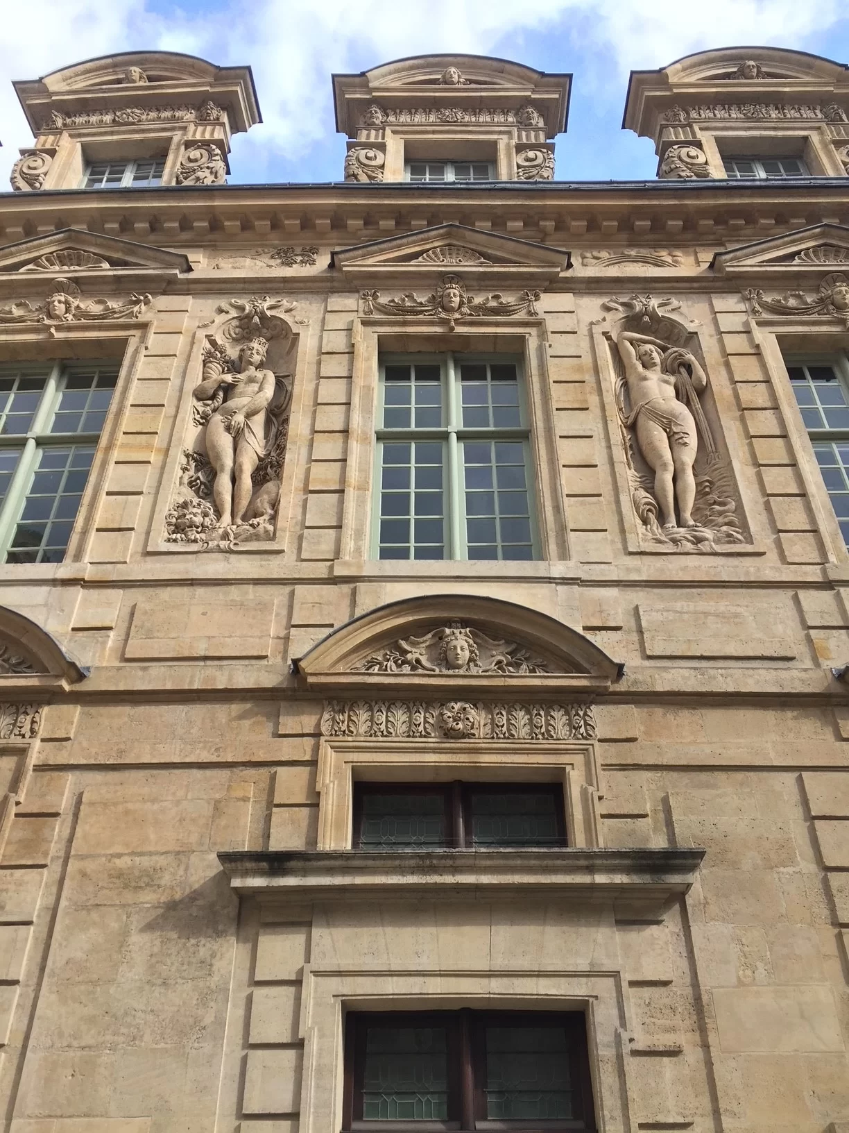 Paris aristocratique dans le Marais – Image 3